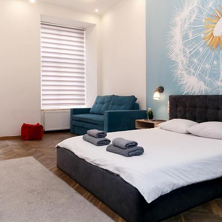 Main Square Apartment Good Stay In The City Center Lviv Extérieur photo